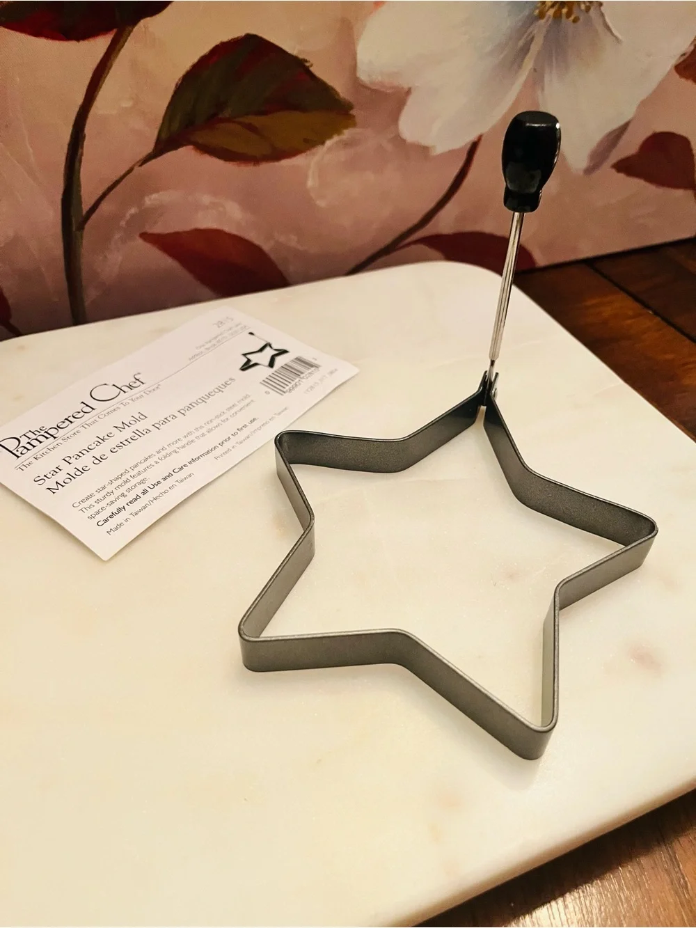 The Pampered Chef Vintage Star Pancake Mold - Stainless Steel, Black Handle NWOT